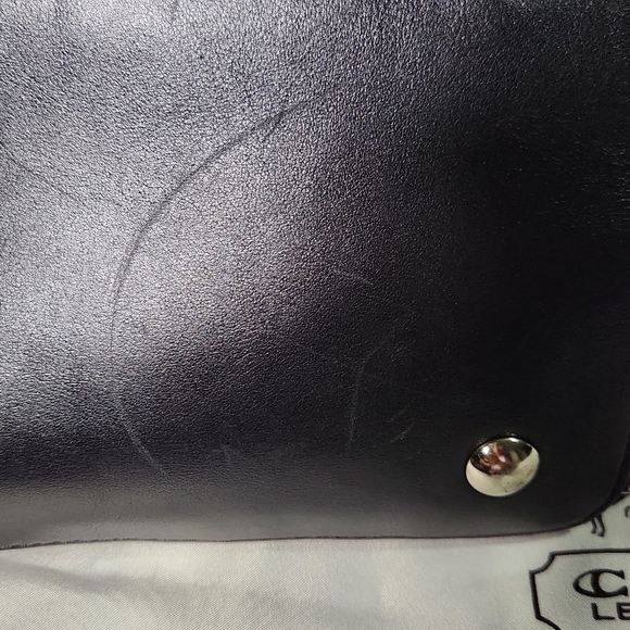 Coach bag black /bag comes with protective silk bag - Picture 10 of 13